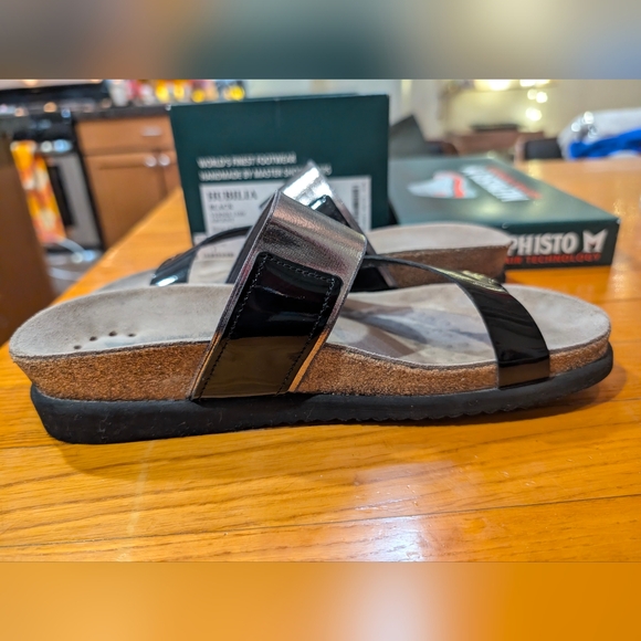 Mephisto Hubilia black and silver patent leather sandals (EU38, US8) LNWOT - Picture 6 of 9